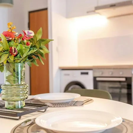 Apartment T2 Confort Lyonnais Metro Republique Garage Ferme *